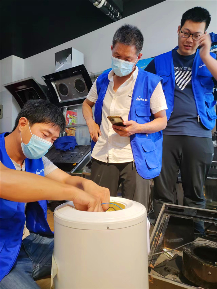 鞍山家電清洗行情好，9800元做洗多多家電清洗加盟商！